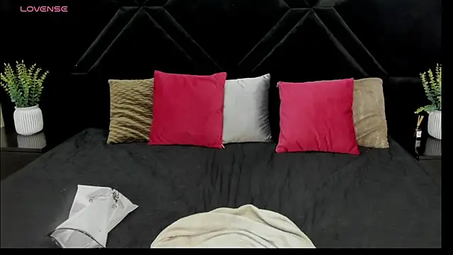 Dantzel  online show from 03-27-26, 07:59