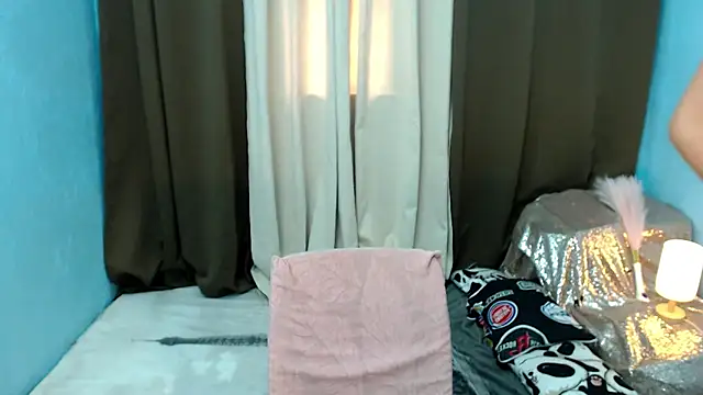Snapshot of Goddess_Isabel chatting on 06-07-26, 04:07 Goddess Isabel online show from 06-07-26, 04:07