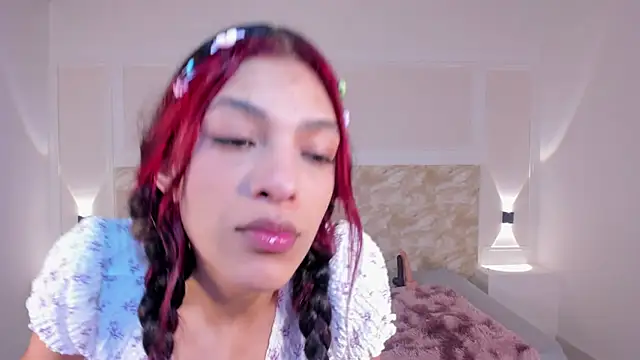 Snapshot of AyshelMoon7 chatting on 09-30-25, 12:33 AyshelMoon7 online show from 09-30-25, 12:33