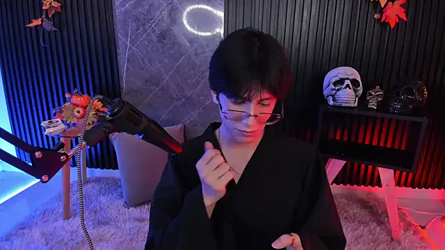 luixdust  online show from 10-23-25, 03:38