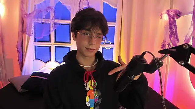 luixdust  online show from 10-10-25, 06:03