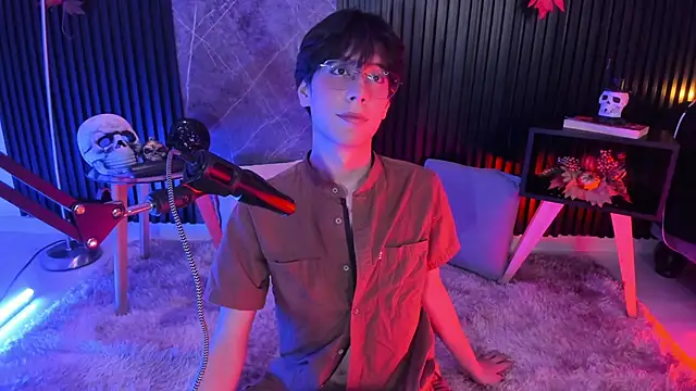 luixdust  online show from 10-21-25, 04:12