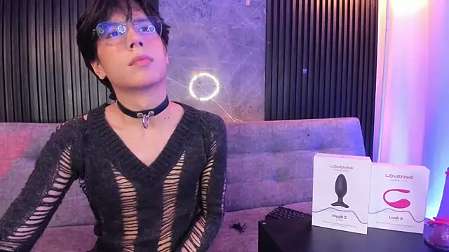 luixdust  online show from 11-04-25, 05:33