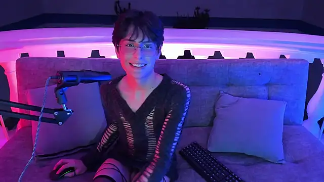 luixdust  online show from 09-25-25, 05:46