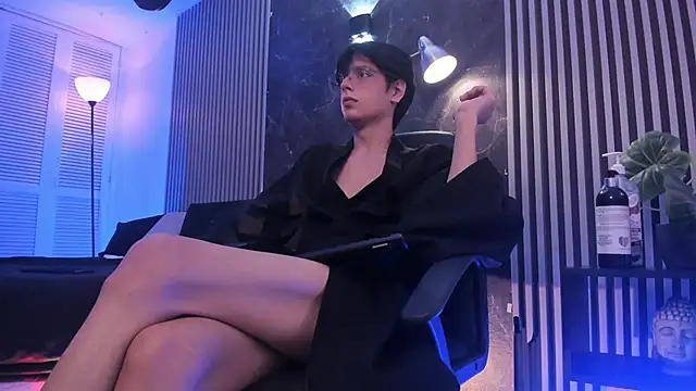 luixdust  online show from 10-11-25, 06:36