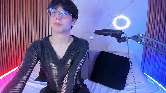 luixdust  online show from 10-13-25, 09:38