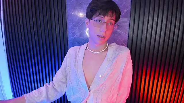 luixdust  online show from 12-04-25, 05:39