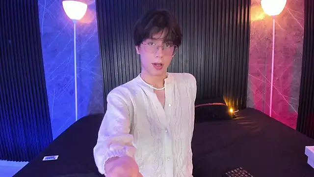 luixdust  online show from 11-08-25, 06:50