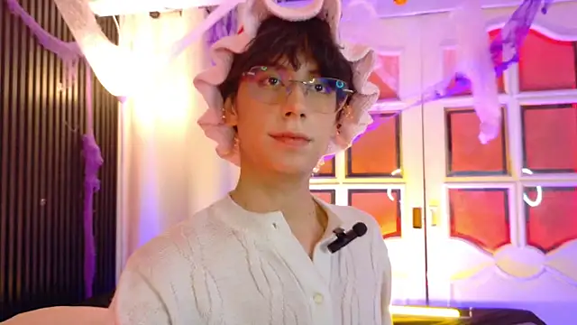 luixdust  online show from 10-20-25, 06:26