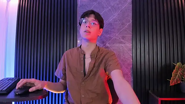 luixdust  online show from 11-30-25, 05:41