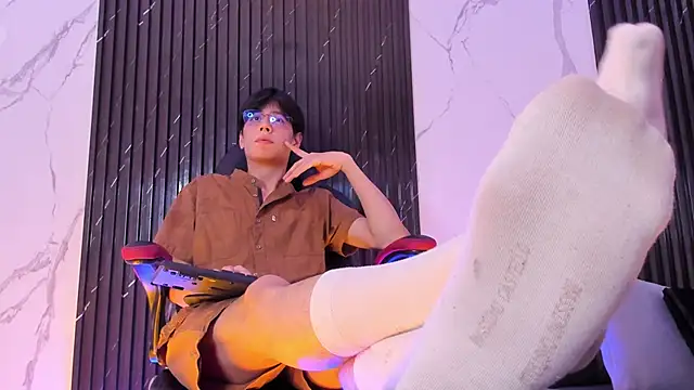 luixdust  online show from 09-15-25, 01:06