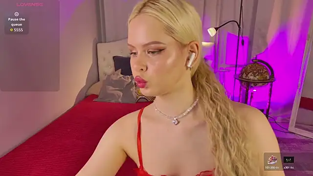 Mary Lane  online show from 12-20-25, 12:41