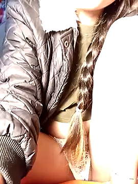 Venessa online show from 11-26-25, 05:40