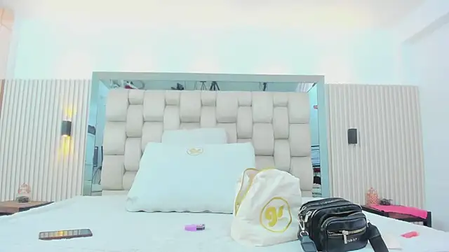 ikia lopez  online show from 12-22-25, 07:36