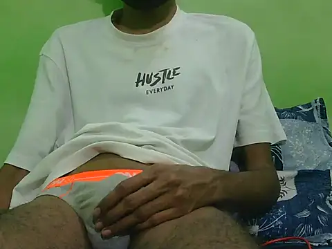 rockyy23boy online show from 12-17-25, 03:44