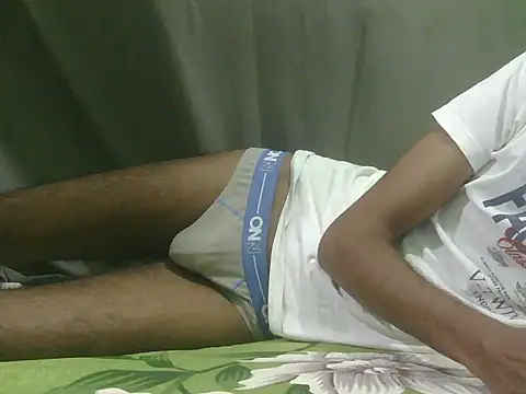 Snapshot of rockyy23boy chatting on 06-06-26, 01:00 rockyy23boy online show from 06-06-26, 01:00