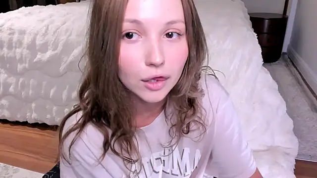 Snapshot of peach_vibes chatting on 10-06-25, 02:46 peach vibes online show from 10-06-25, 02:46