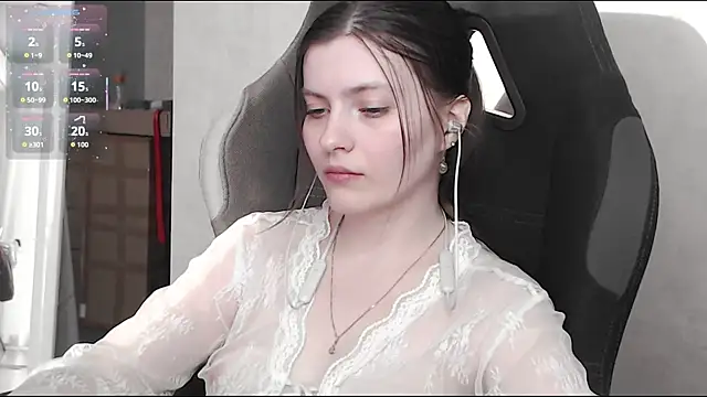 Snapshot of cute_elfy_ chatting on 10-06-25, 02:07 cute elfy online show from 10-06-25, 02:07