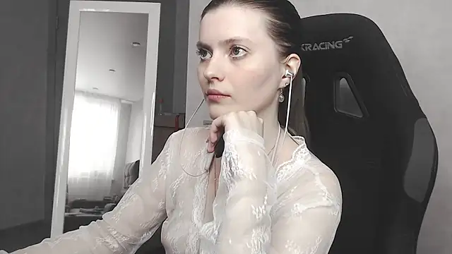 Snapshot of cute_elfy_ chatting on 09-26-25, 02:02 cute elfy online show from 09-26-25, 02:02