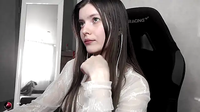 Snapshot of cute_elfy_ chatting on 09-14-25, 02:17 cute elfy online show from 09-14-25, 02:17