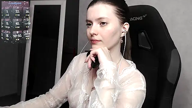Snapshot of cute_elfy_ chatting on 09-27-25, 04:46 cute elfy online show from 09-27-25, 04:46