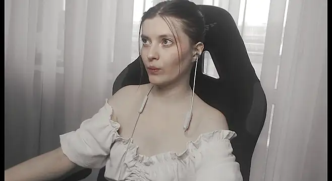 cute elfy  online show from 02-01-26, 01:42