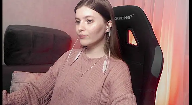 cute elfy  online show from 12-20-25, 02:42