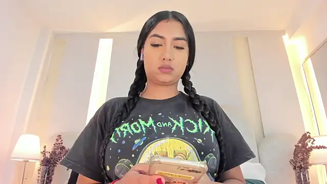 SalomeeBell online show from 09-11-25, 08:42