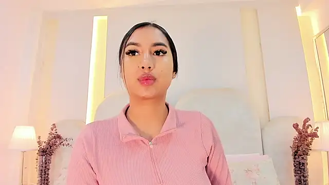 SalomeeBell online show from 09-29-25, 08:25