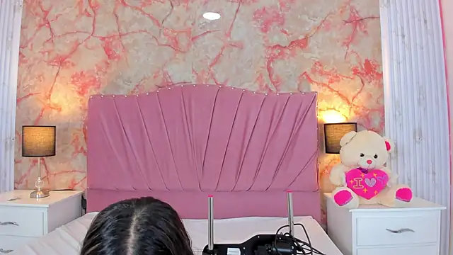 Wonderkloe  online show from 03-20-26, 03:18