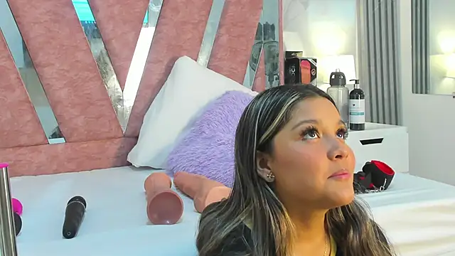 Wonderkloe  online show from 03-01-26, 07:47