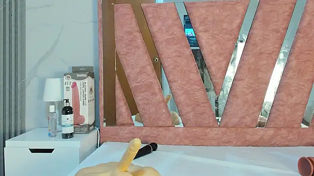 Wonderkloe  online show from 02-27-26, 01:39