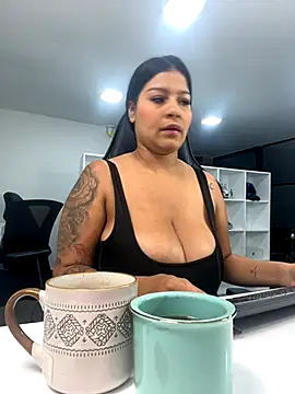 megan bigboobs  online show from 10-14-25, 11:11