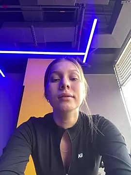 Nikii   online show from 04-09-26, 04:57