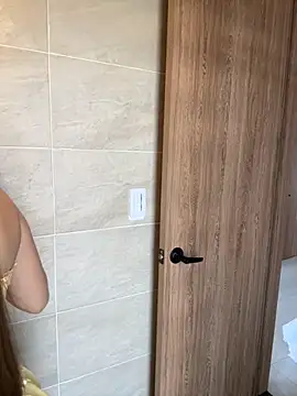 Nikii   online show from 10-30-25, 01:20