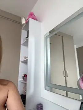 Nikii   online show from 03-26-26, 03:43