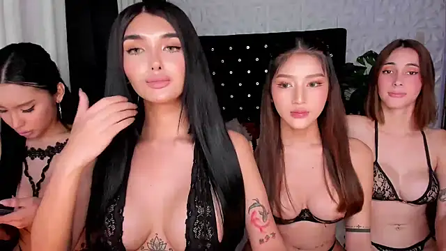 Snapshot of ScarletGreysonn chatting on 09-14-25, 04:57 ScarletGreysonn online show from 09-14-25, 04:57