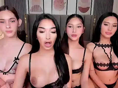 Snapshot of ScarletGreysonn chatting on 10-09-25, 03:45 ScarletGreysonn online show from 10-09-25, 03:45