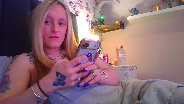 LucyRoseMae online show from 05-12-26, 05:41
