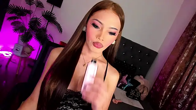 Snapshot of Asianprincess69 chatting on 05-08-26, 05:06 Asianprincess69 online show from 05-08-26, 05:06