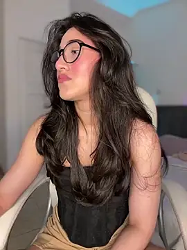 Snapshot of julieta_jhonss chatting on 04-06-26, 02:40 julieta jhonss online show from 04-06-26, 02:40