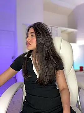 Snapshot of julieta_jhonss chatting on 11-10-25, 02:38 julieta jhonss online show from 11-10-25, 02:38