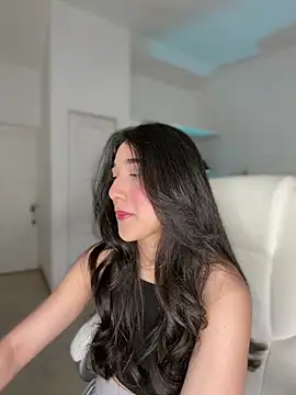 julieta jhonss online show from 06-18-26, 02:10