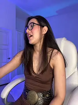 Snapshot of julieta_jhonss chatting on 10-06-25, 02:13 julieta jhonss online show from 10-06-25, 02:13