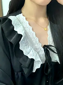 Snapshot of JennyQueen18 chatting on 12-22-25, 12:05 JennyQueen18 online show from 12-22-25, 12:05