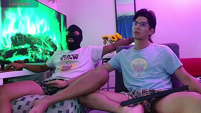 Snapshot of Dylann_west chatting on 02-13-26, 09:37 Dylann west online show from 02-13-26, 09:37