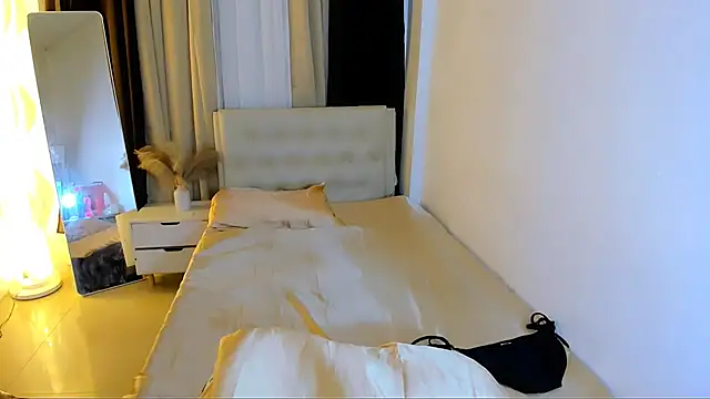 hotjessieempress online show from 09-19-25, 03:43