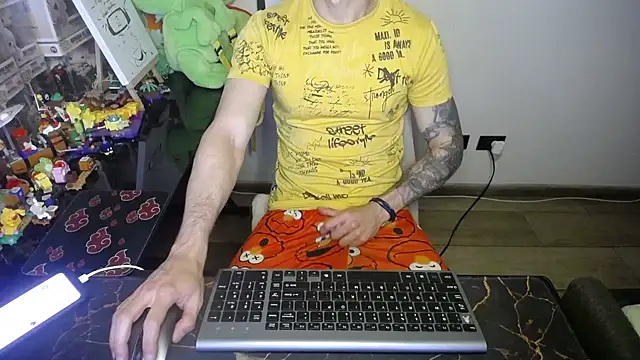 bossking017 online show from 09-09-25, 04:00