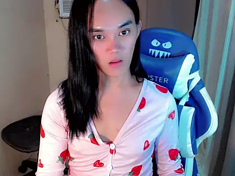 Snapshot of Ur_Goddes_Barbie chatting on 07-12-26, 01:01 Ur Goddes Barbie online show from 07-12-26, 01:01