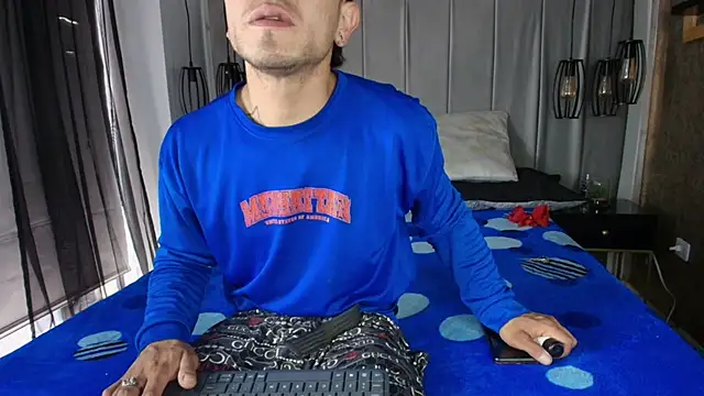 Thonixxx mr online show from 04-10-26, 04:03